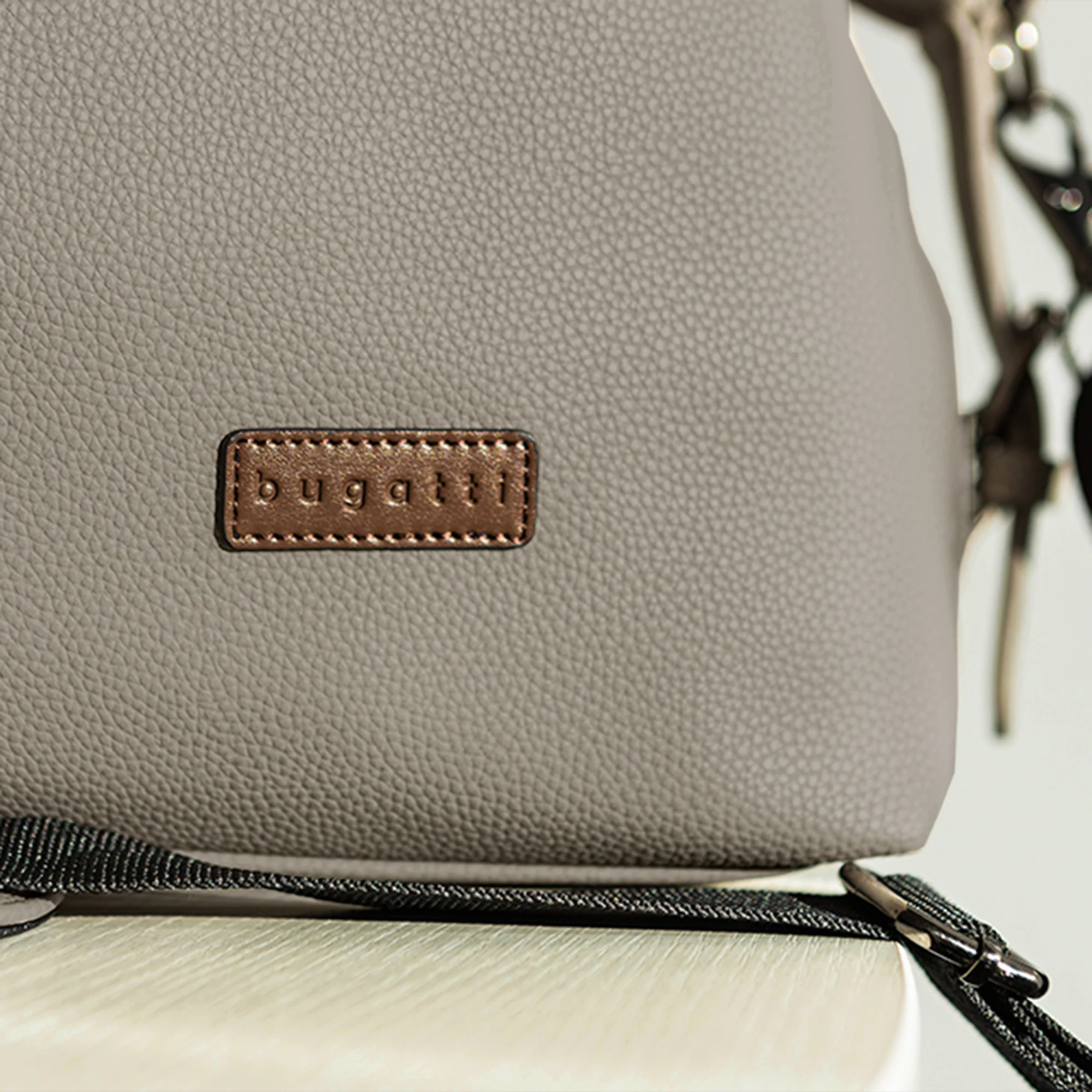 Contrast Duffle Bag - Image 13